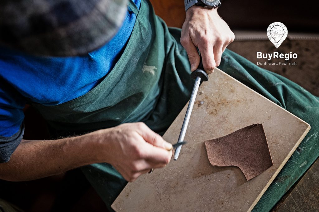 BuyRegio-Handarbeit-Lederhandwerk